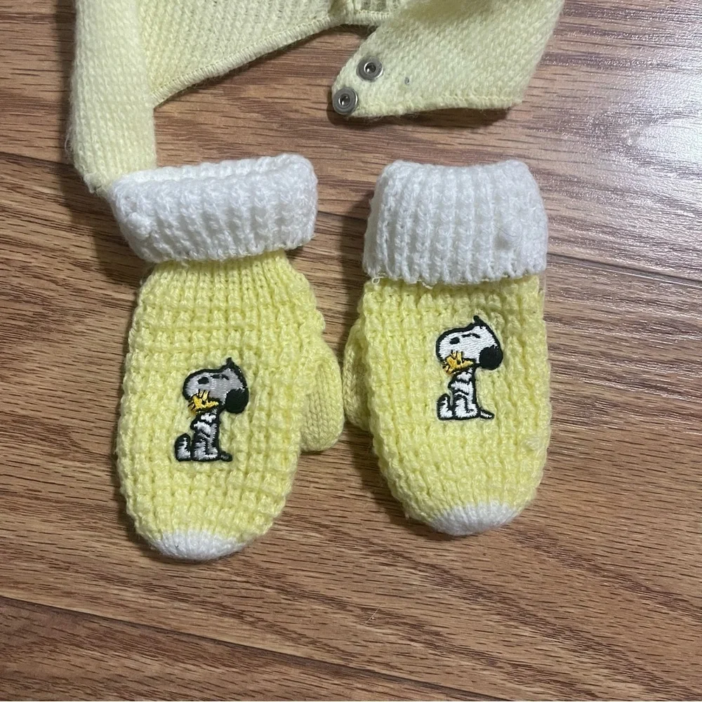 Vintage 1960s Snoopy Baby Hat & Mittens